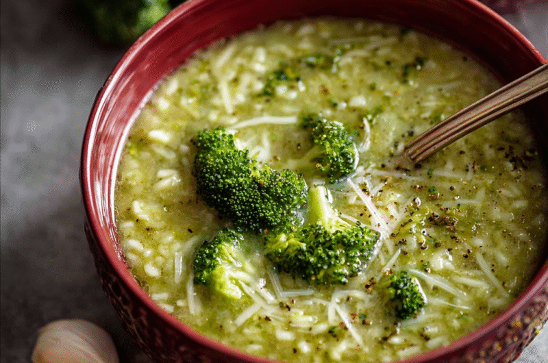 Creamy Italian Broccoli and Garlic Soup: A Cozy, Nutritious Classic