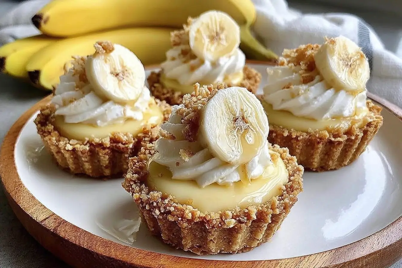 Mini Banana Cream Pies (No-Bake Bite-Sized Dessert, 30 Min)