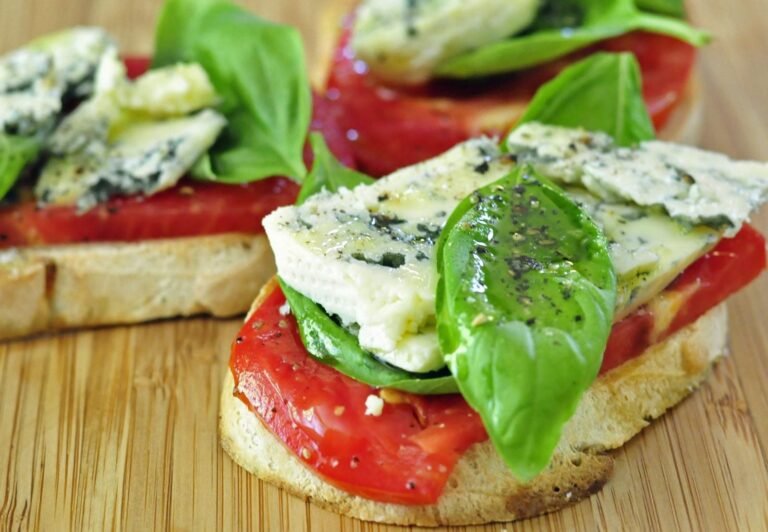 Caprese Sandwich with Balsamic Glaze
