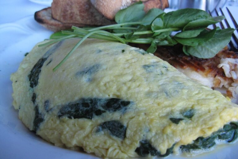 Cheesy Spinach and Mushroom Omelette