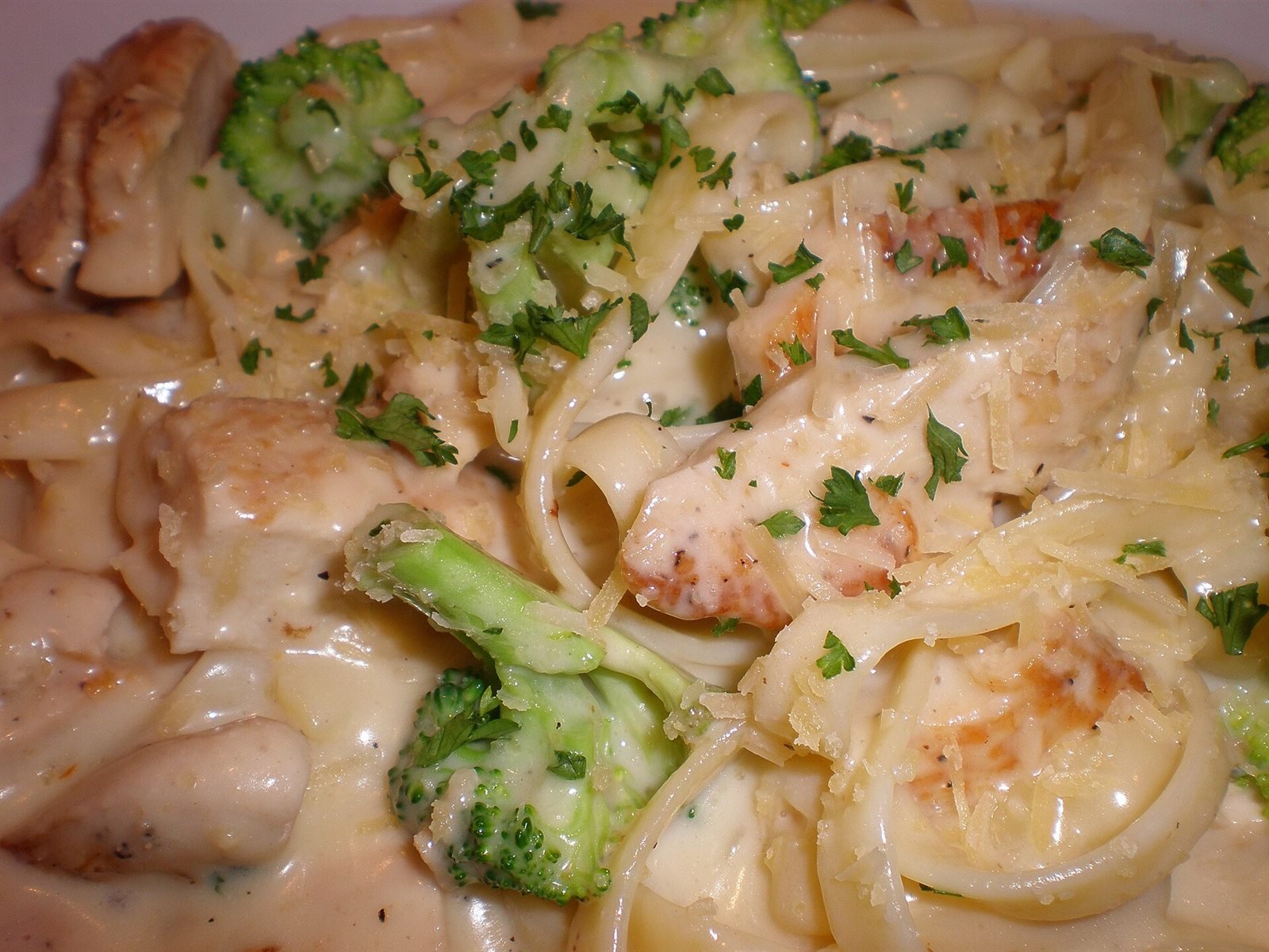 One-Pot Creamy Garlic Parmesan Chicken Pasta