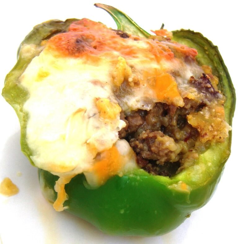 Stuffed Bell Peppers with Ground Beef and Rice